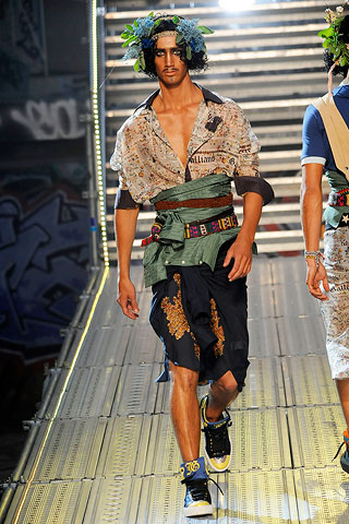 John Galliano / - 2010